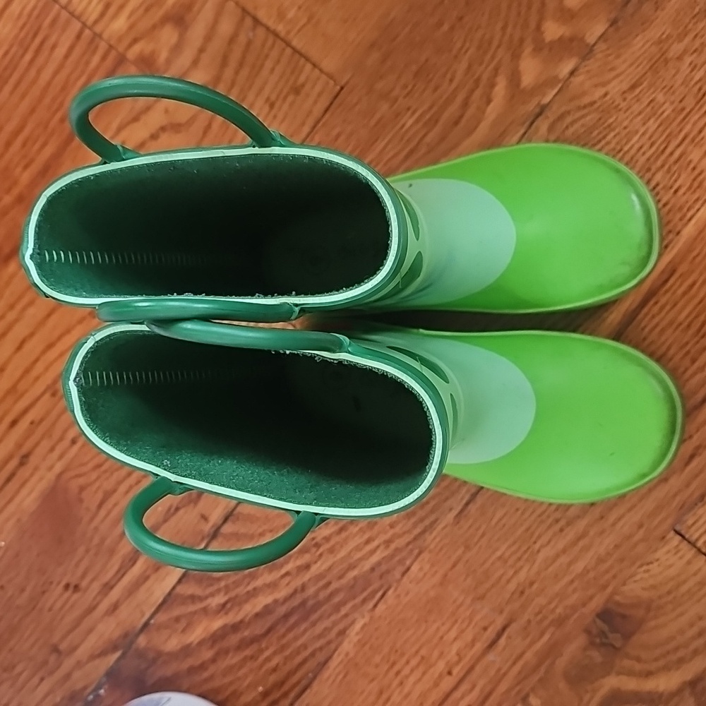 Cat & Jack Leafy Green Kids Rain Boots - Picture 2 of 5